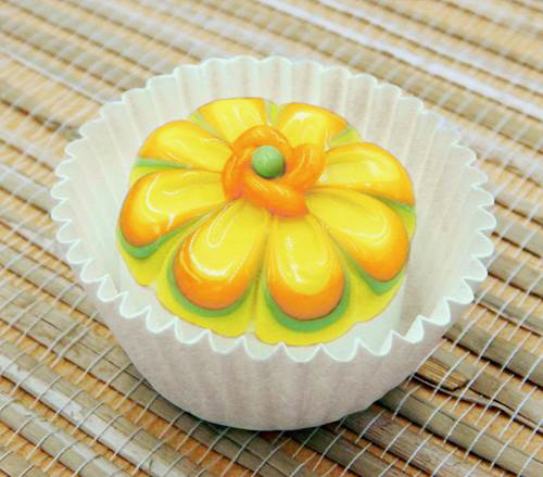 Click to view detail for HG-034 Hulet Art Glass Choc Mango, Lemon, White Chocolate $46
